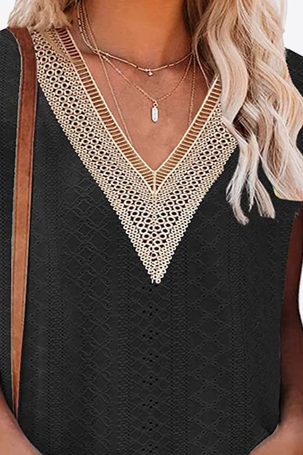 Eyelet Contrast V-Neck Tee-Stylish-Comfortable