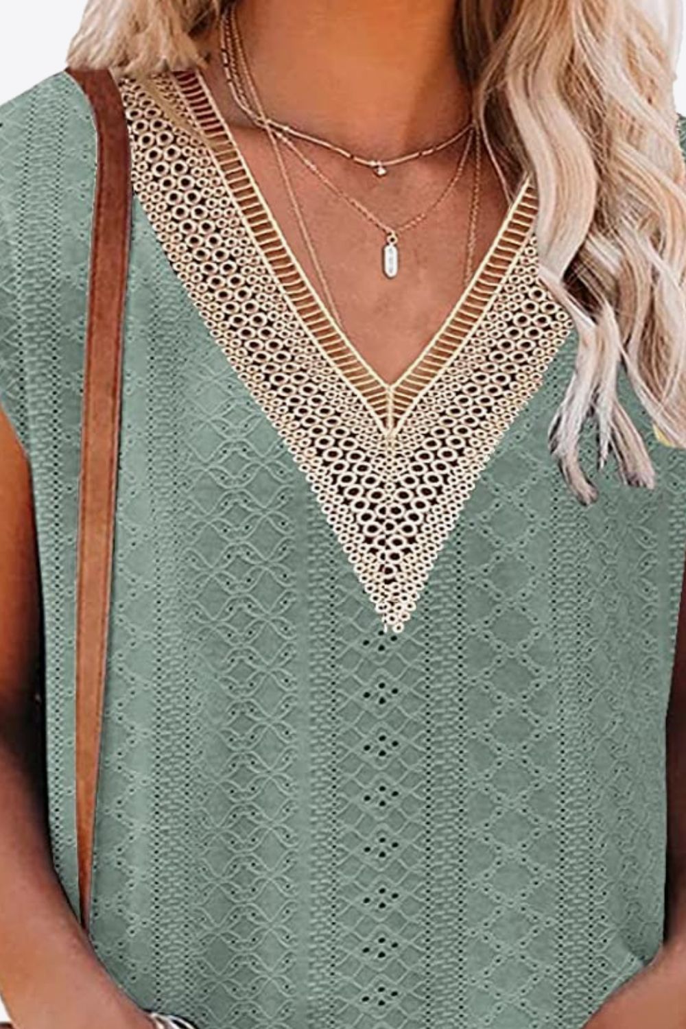 Eyelet Contrast V-Neck Tee-Stylish-Comfortable