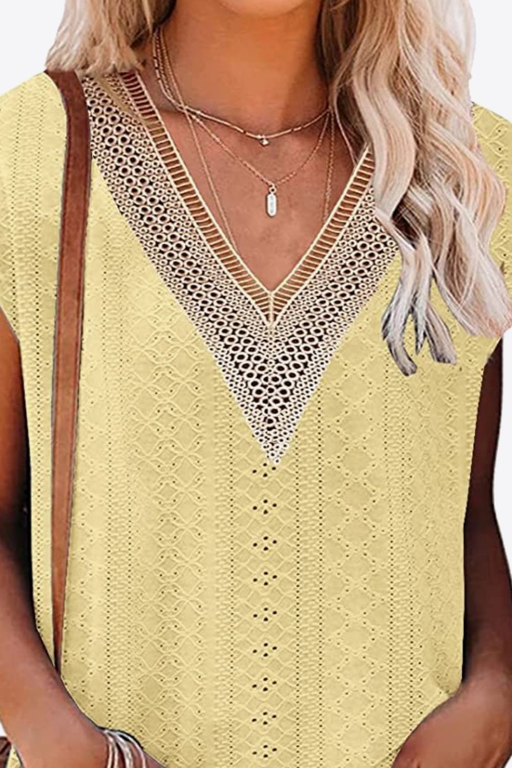 Eyelet Contrast V-Neck Tee-Stylish-Comfortable