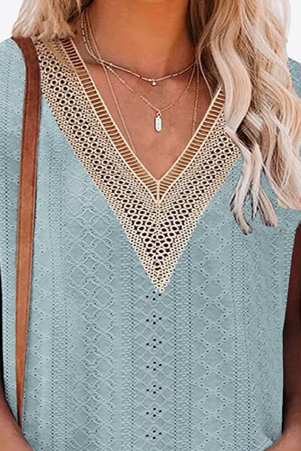 Eyelet Contrast V-Neck Tee-Stylish-Comfortable