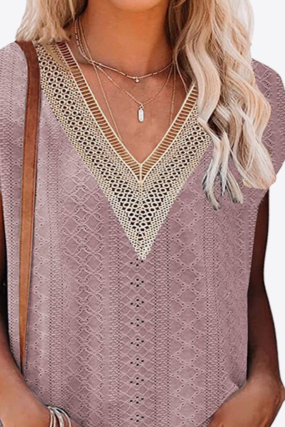 Eyelet Contrast V-Neck Tee-Stylish-Comfortable
